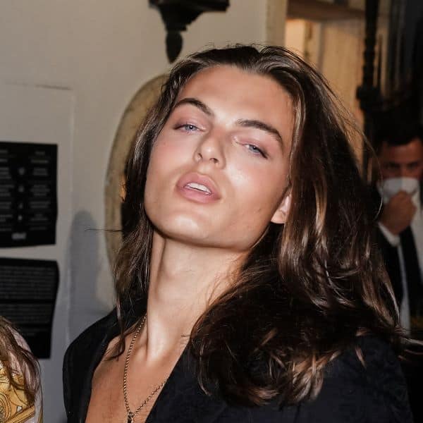 Damian Hurley mom and son title=